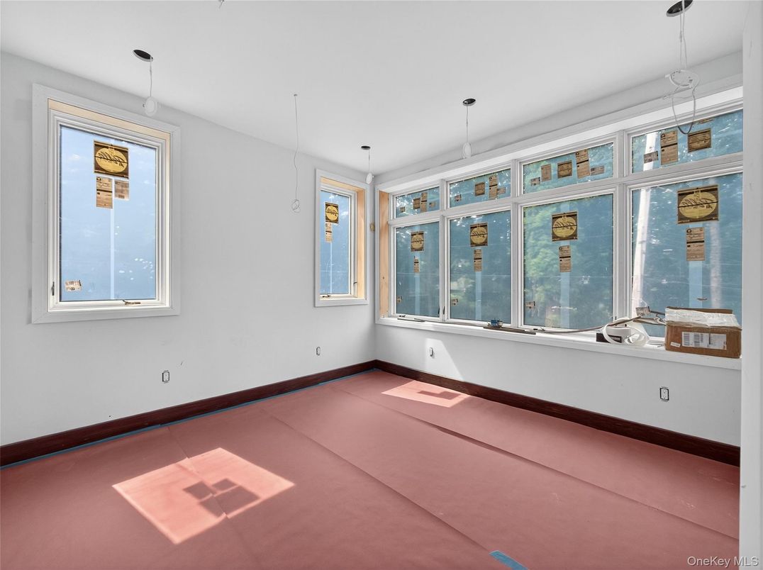 Empty room, Interior, Pendant Lights