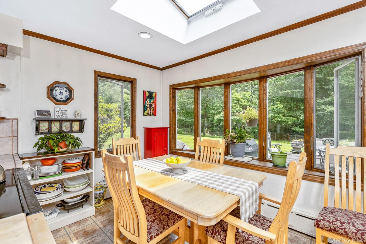 Dining room, Interior, Recessed Lighting