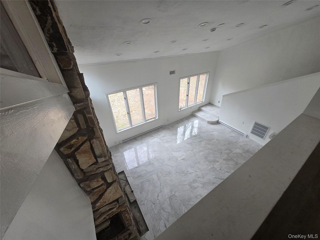 Empty room, Interior, Marble, Recessed Lighting