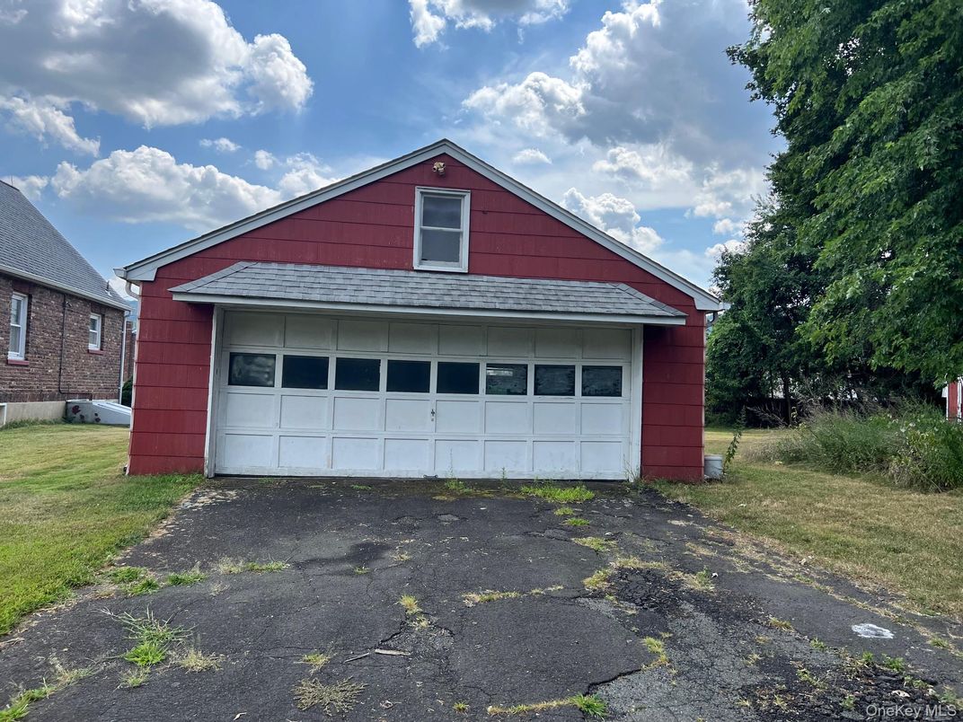 Detached Garage, Exterior