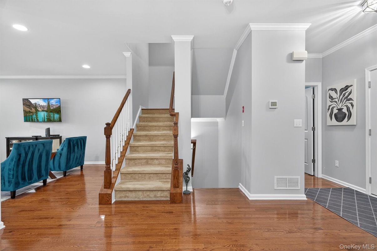 Interior, Recessed Lighting, Wood Texture Flooring