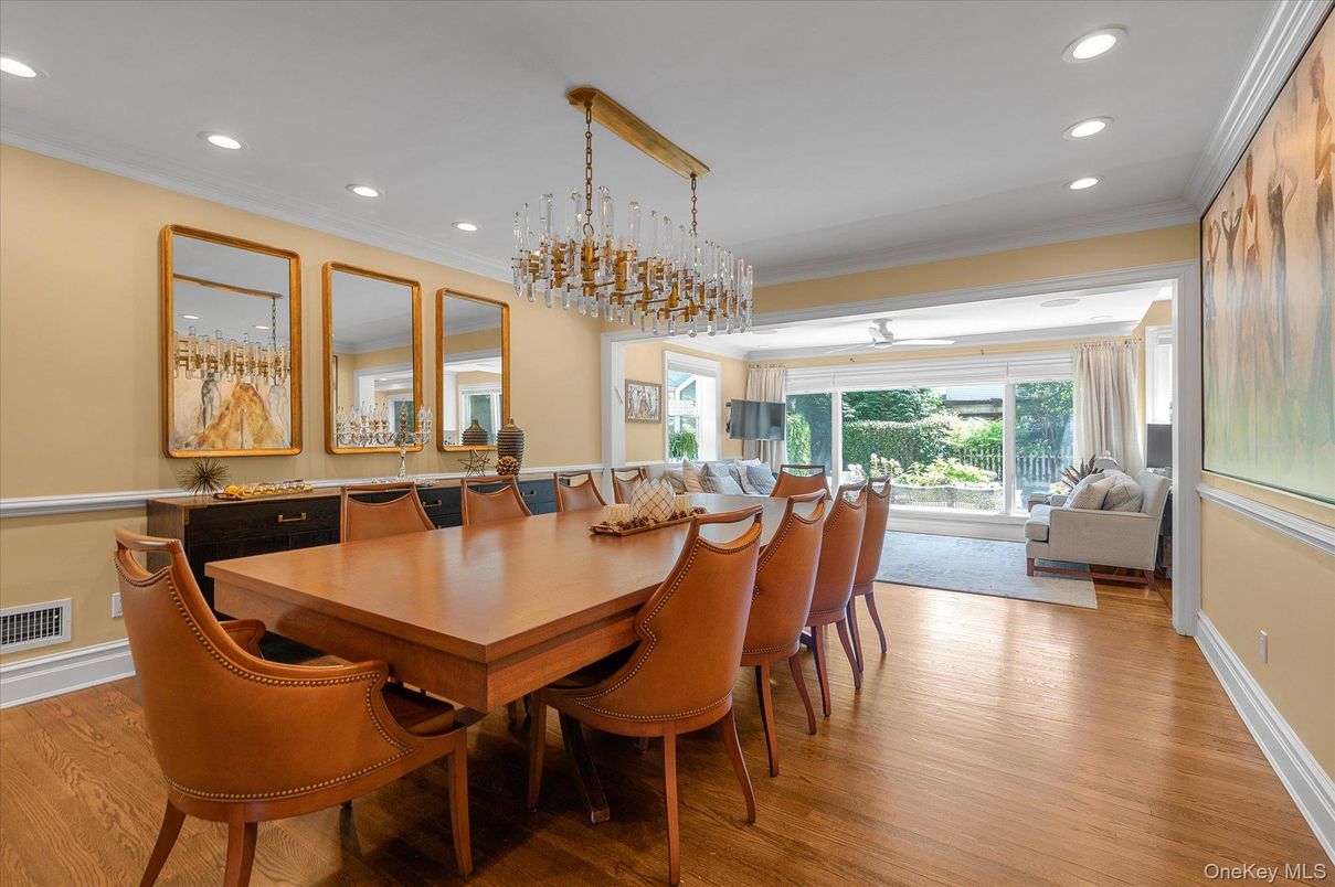 Chandelier, Dining room, Interior, Recessed Lighting, Wood Texture Flooring