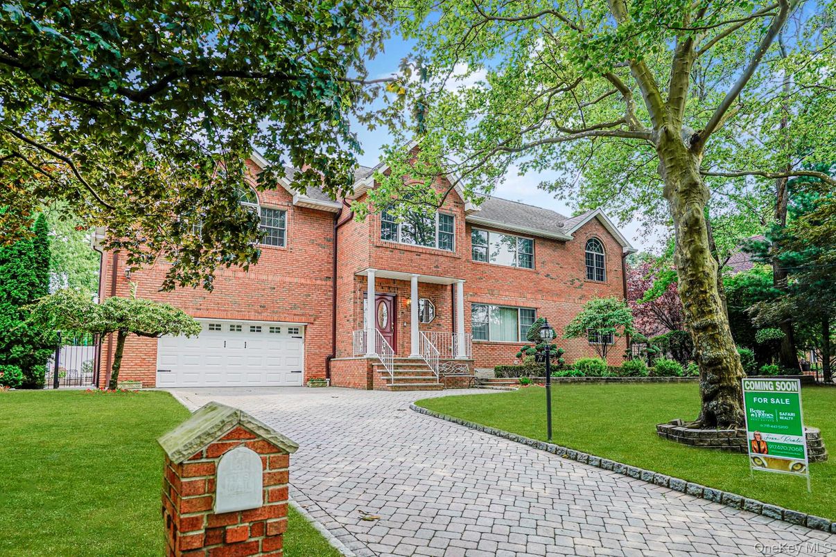Attached, Exterior, Facade, Brick Facade, Rowhouse