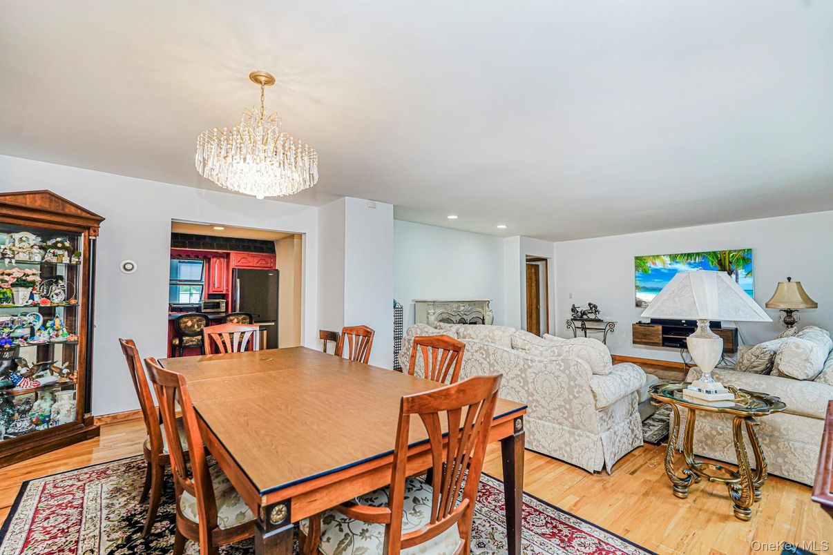 Chandelier, Dining room, Interior, Living room, Recessed Lighting, Wood Texture Flooring