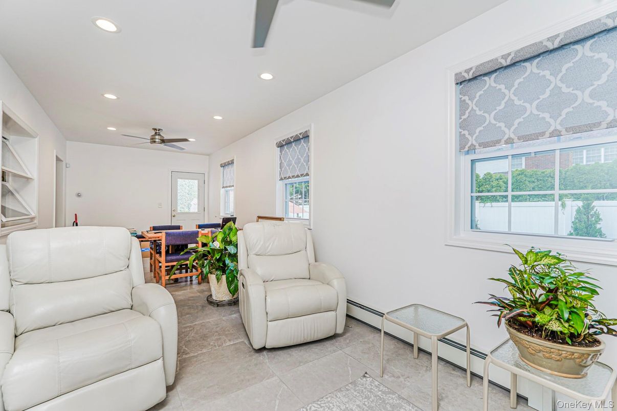 Dining room, Interior, Recessed Lighting