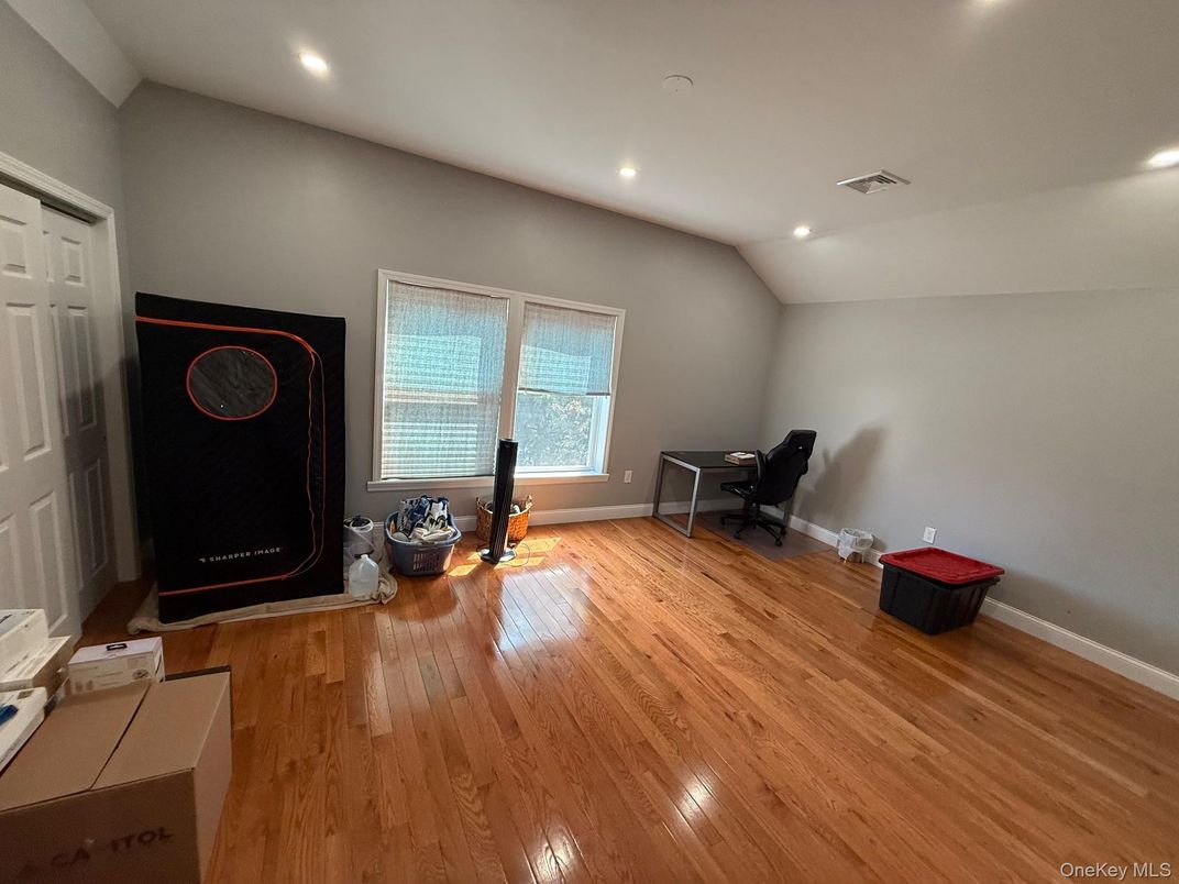 Fitness Equipment, Interior, Recessed Lighting, Wood Texture Flooring