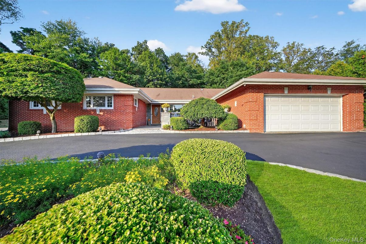 Attached, Exterior, Facade, Brick Facade, Ranch