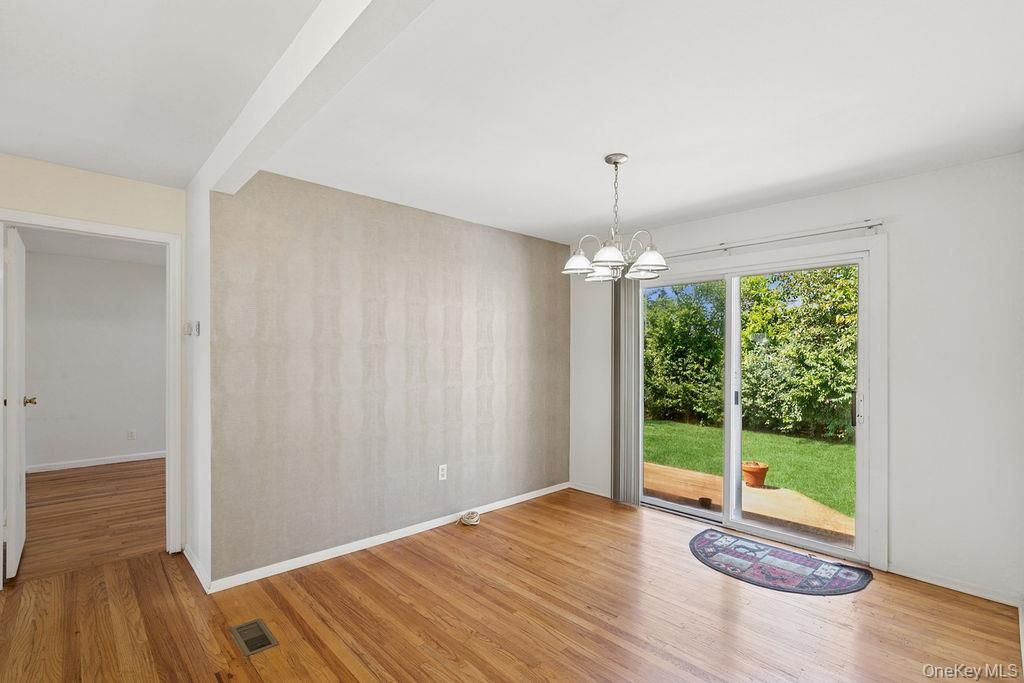 Empty room, Interior, Pendant Lights, Wood Texture Flooring