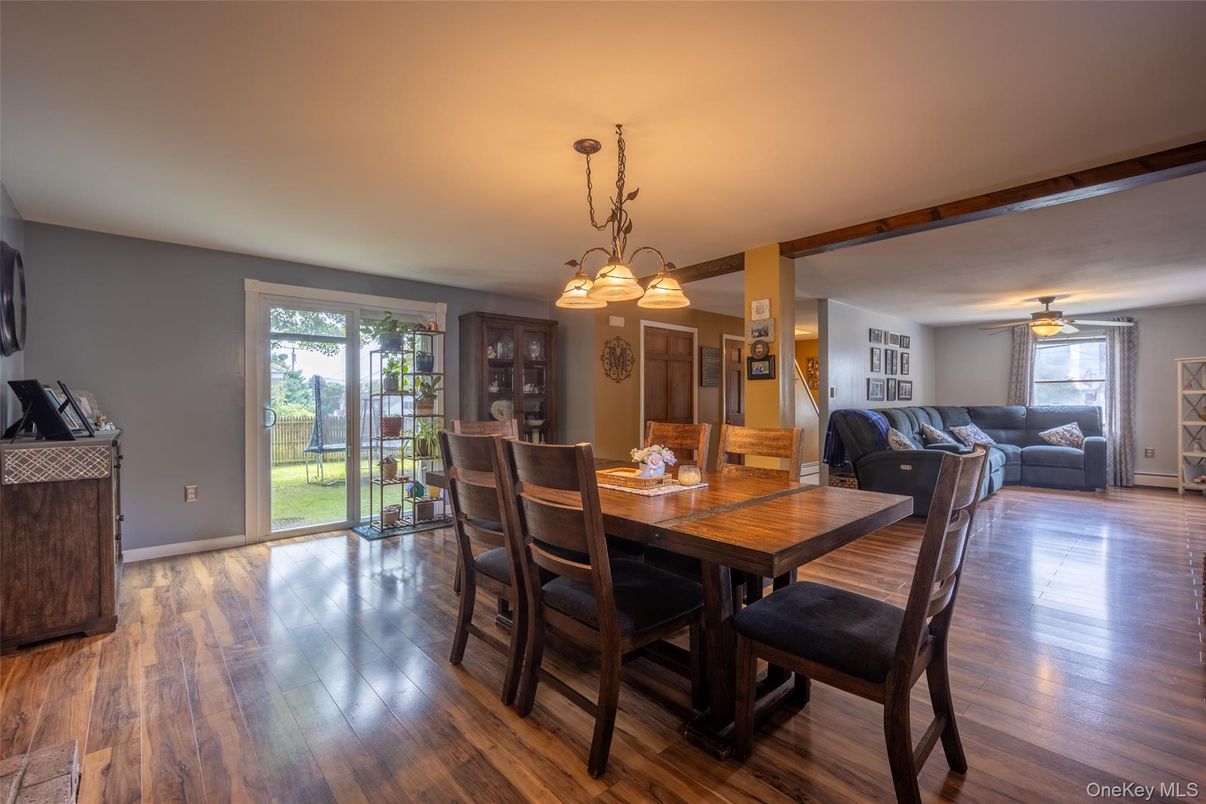 Chandelier, Dining room, Interior, Living room, Pendant Lights, Wood Texture Flooring