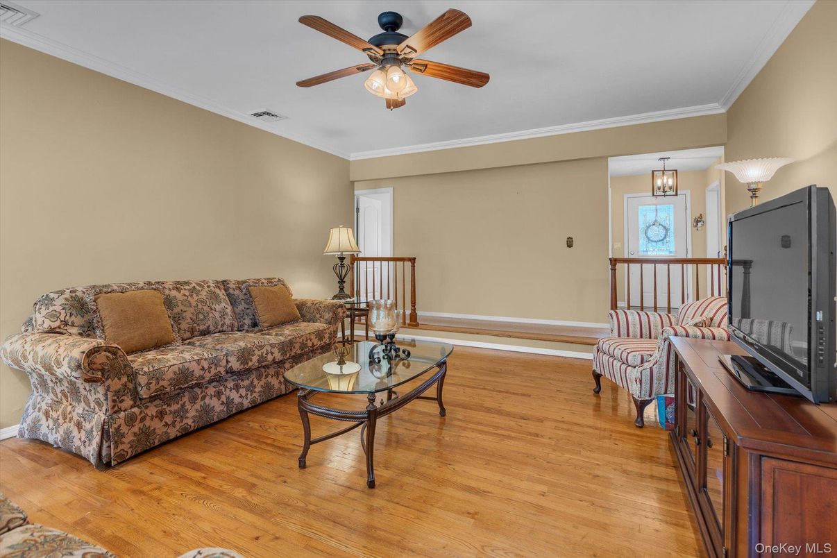 Chandelier, Interior, Living room, Pendant Lights, Wood Texture Flooring