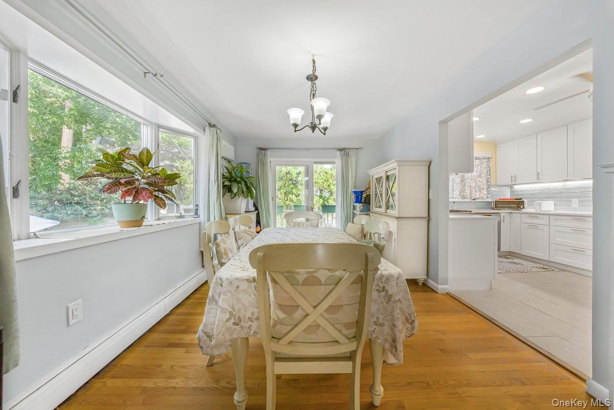 Chandelier, Dining room, Interior, Kitchen, Recessed Lighting, Wood Texture Flooring