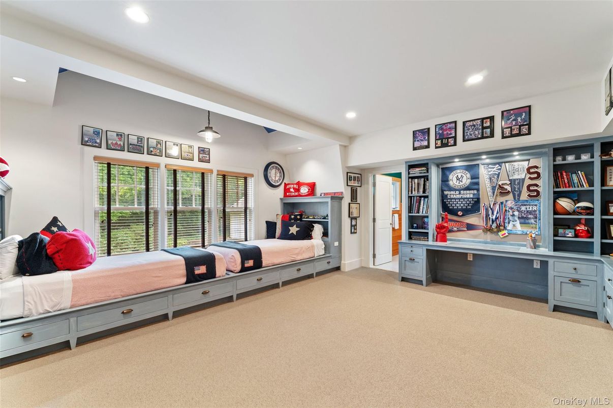 Bedroom, Interior, Pendant Lights, Recessed Lighting
