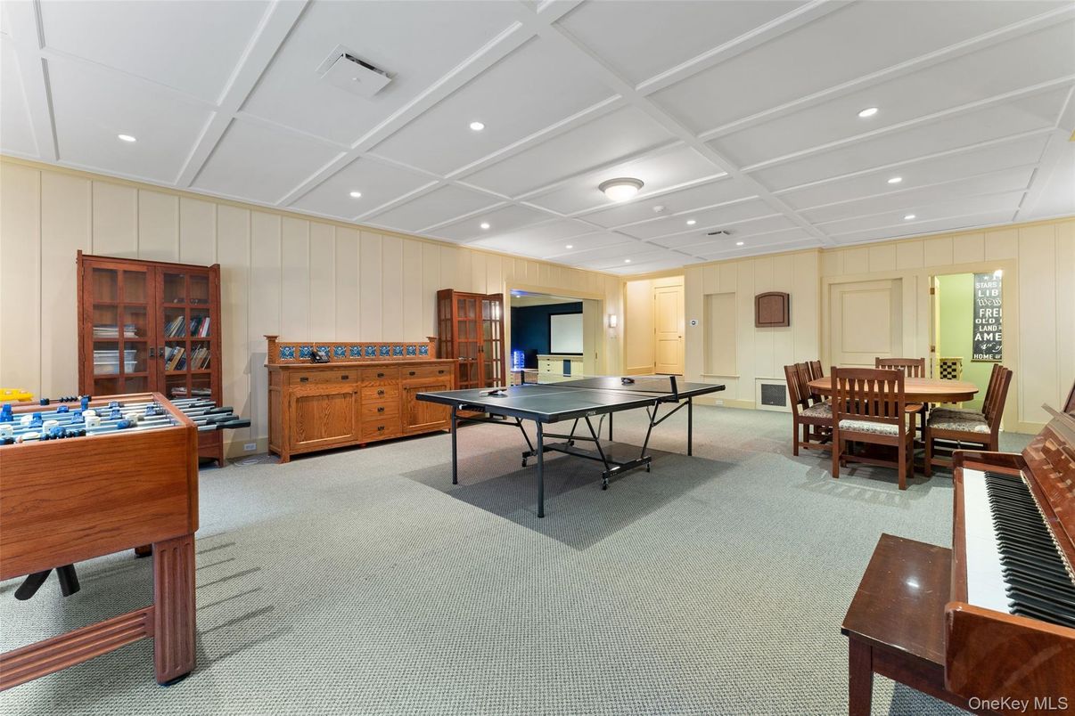 Dining room, Game Room, Interior, Piano, Recessed Lighting