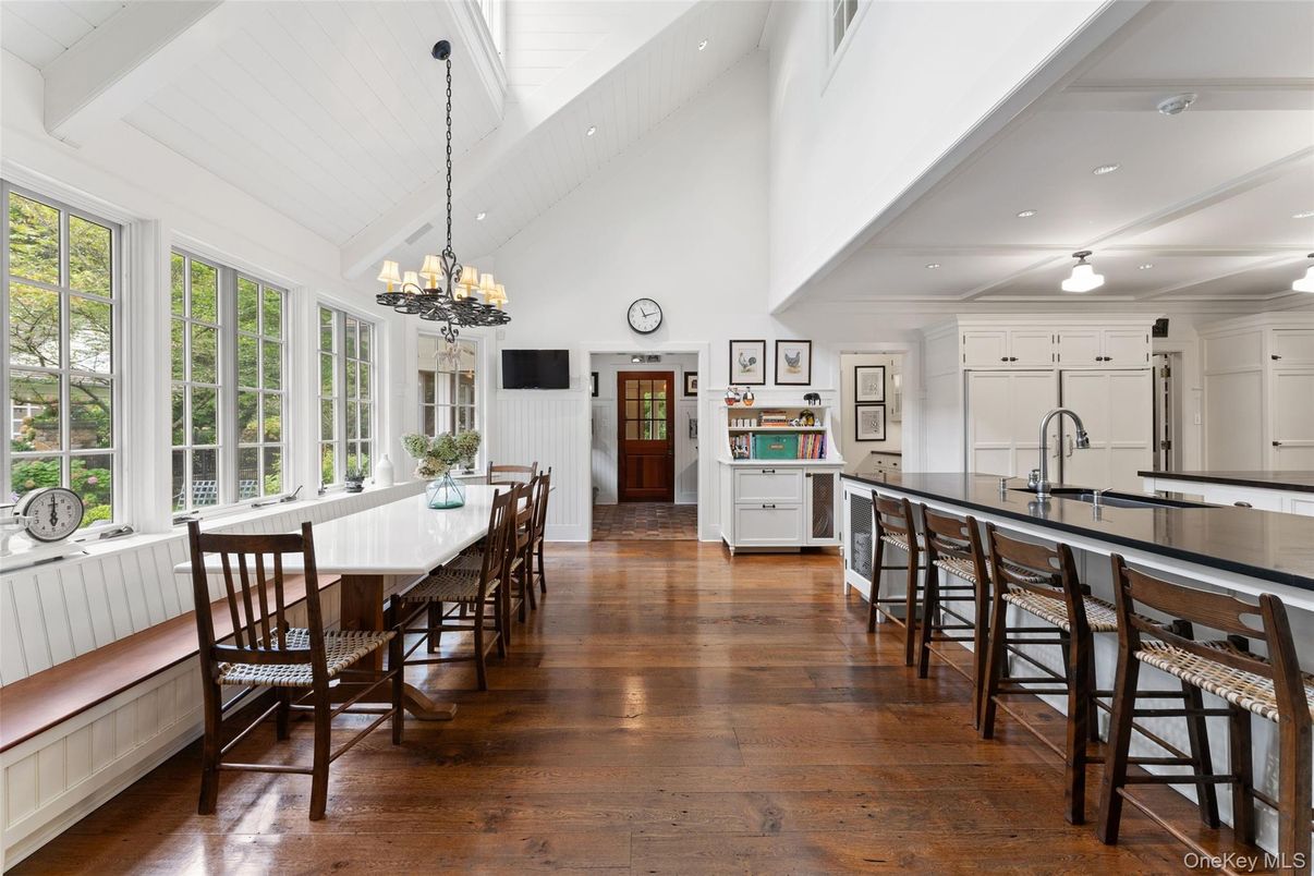 Chandelier, Dining room, Interior, Kitchen, Recessed Lighting, Wood Texture Flooring