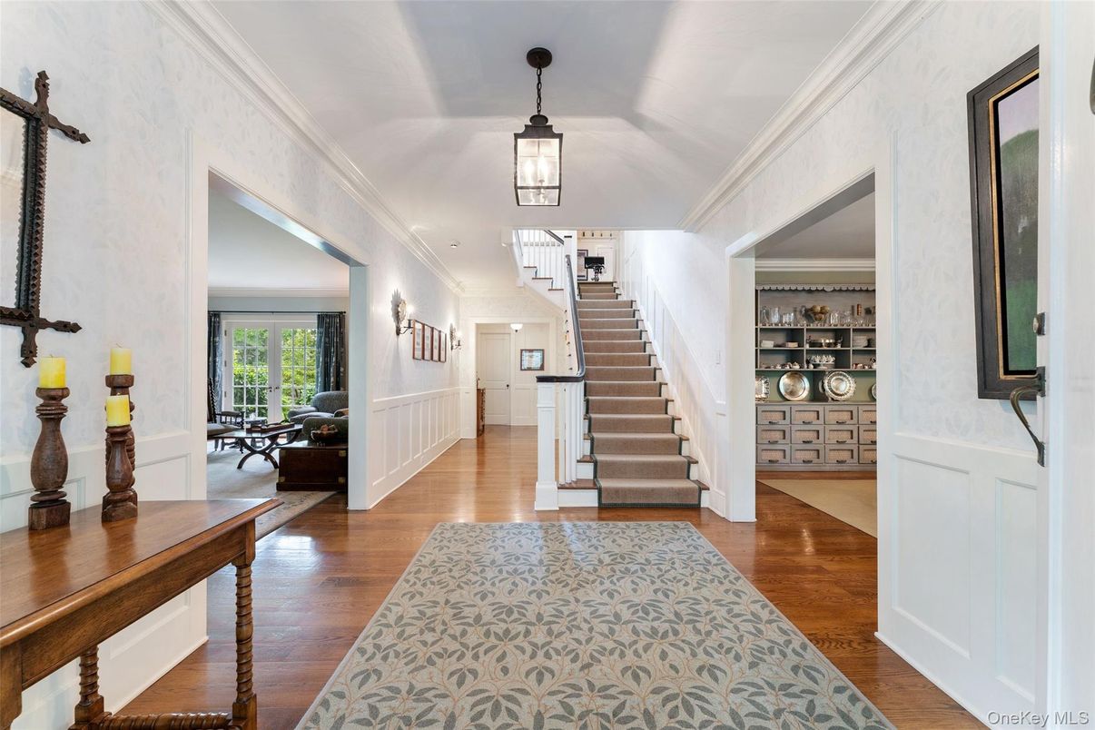 Interior, Pendant Lights, Wood Texture Flooring