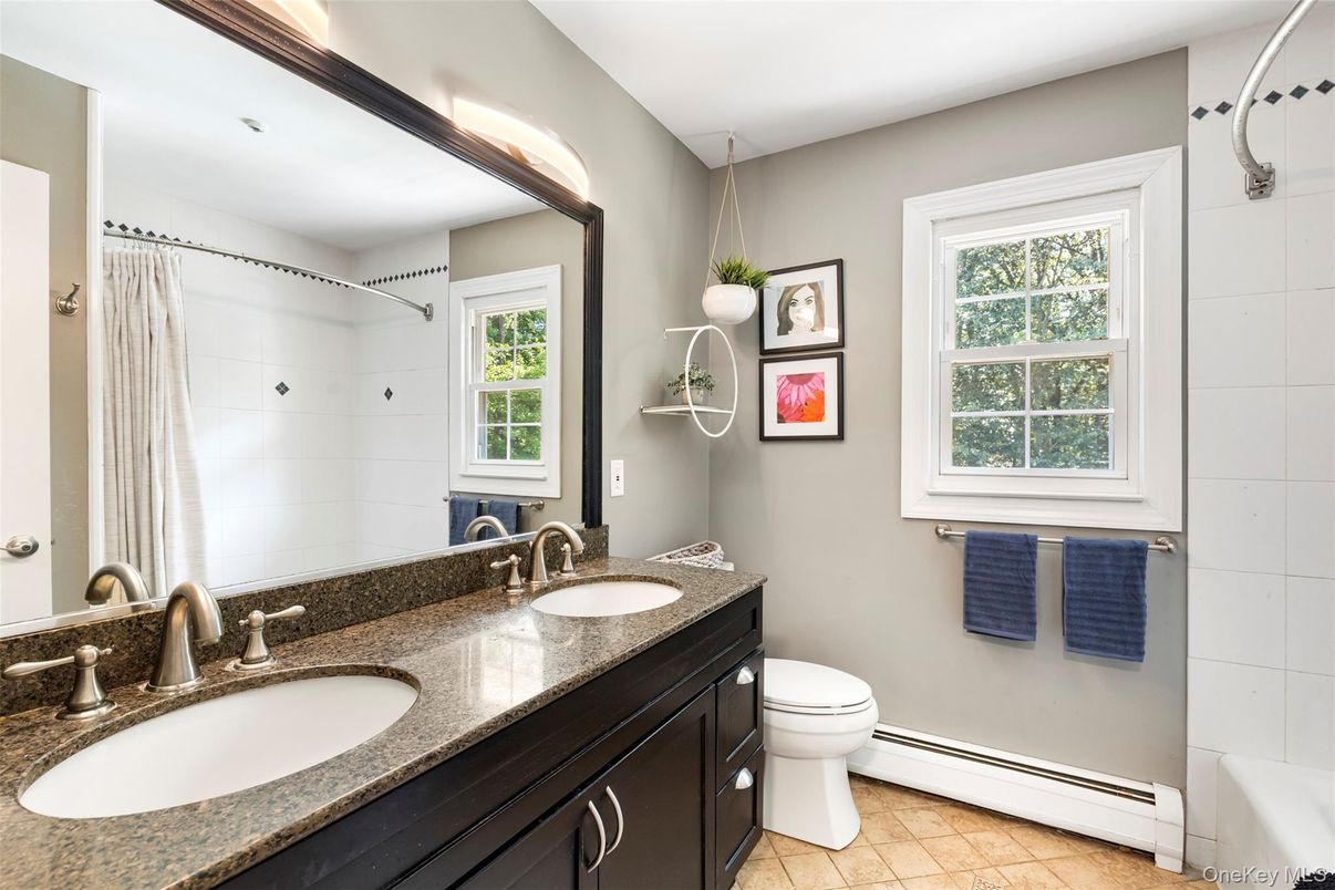 Bathroom, Dual Sink Vanities, Interior