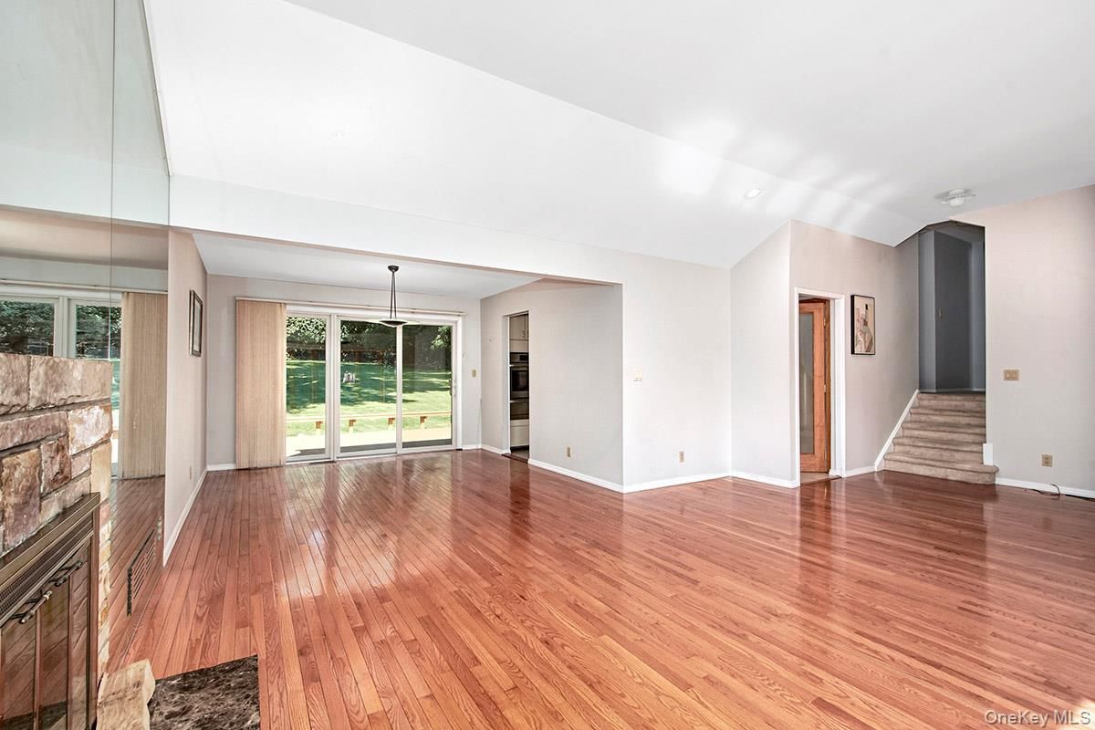 Empty room, Interior, Pendant Lights, Wood Texture Flooring