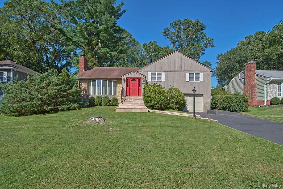 Attached, Backyard, Exterior, Facade, Split Level