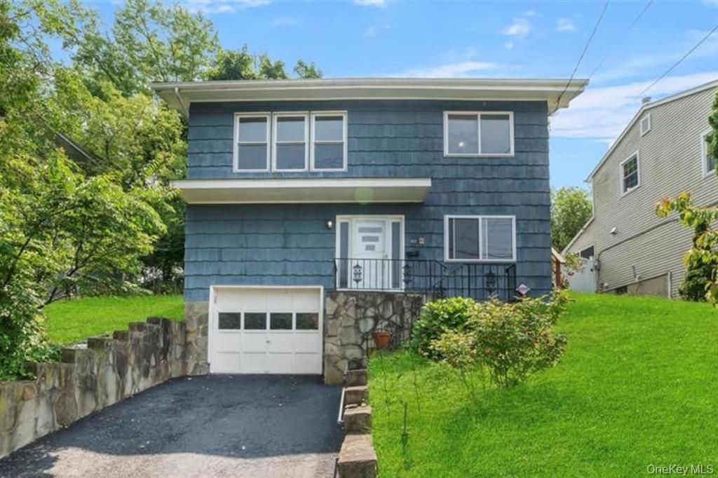 Attached, Exterior, Facade, Raised Ranch