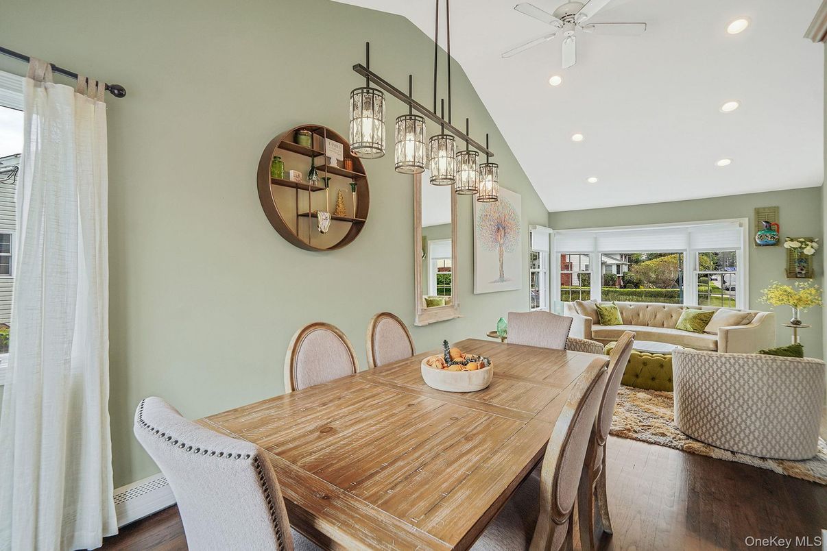 Dining room, Interior, Living room, Pendant Lights, Recessed Lighting, Wood Texture Flooring