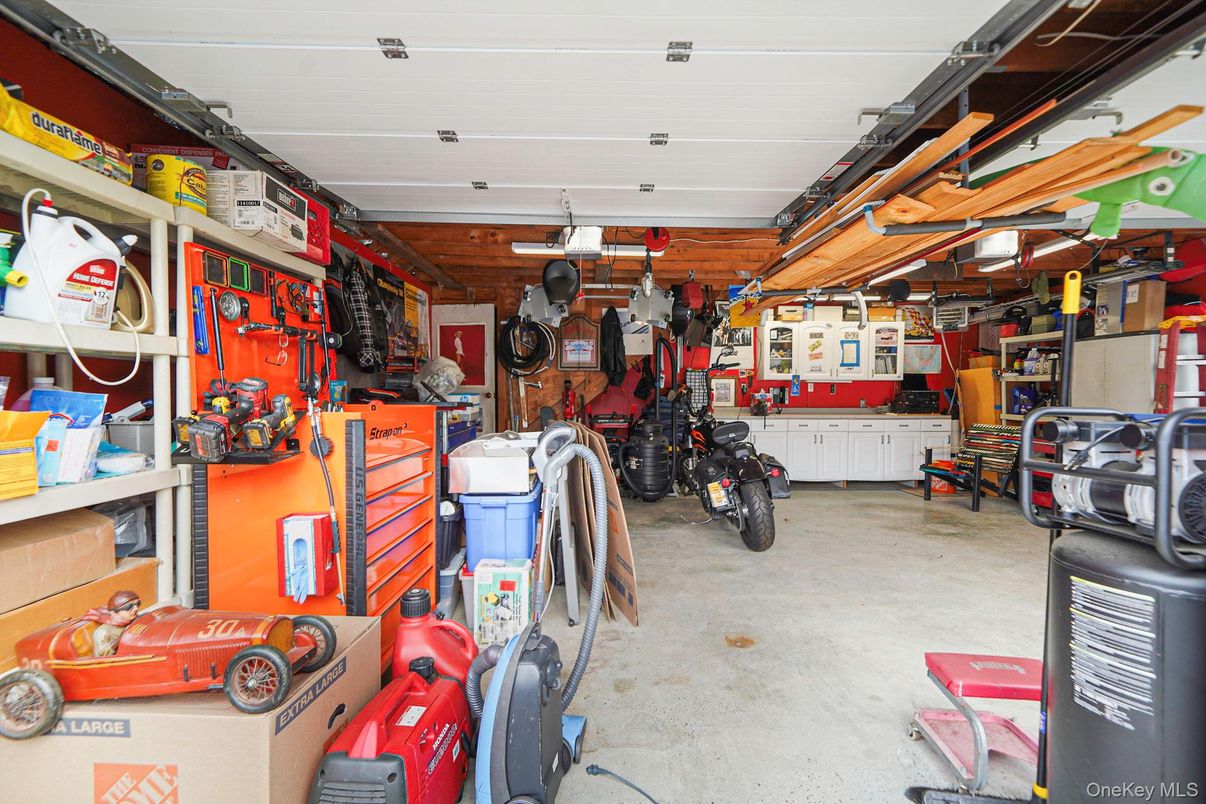 Garage, Interior