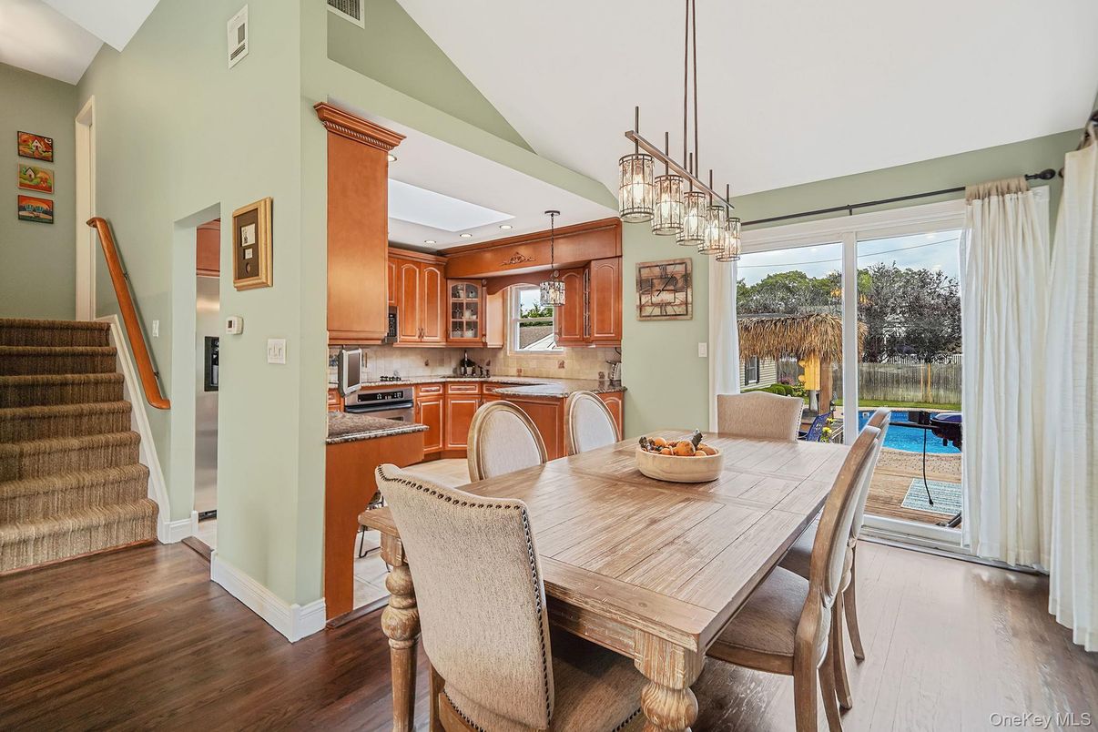 Dining room, Interior, Kitchen, Pendant Lights, Recessed Lighting, Wood Texture Flooring