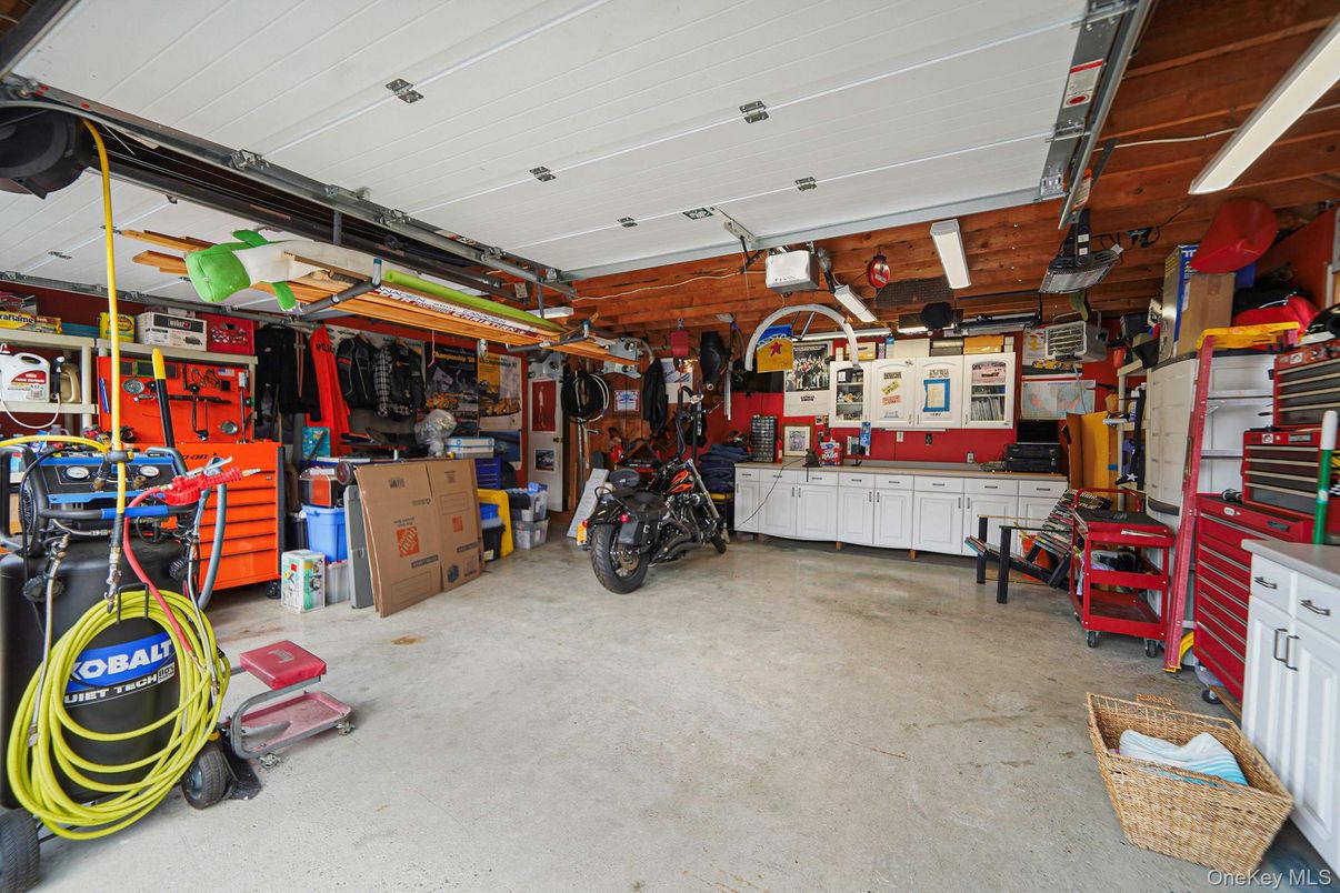 Garage, Interior