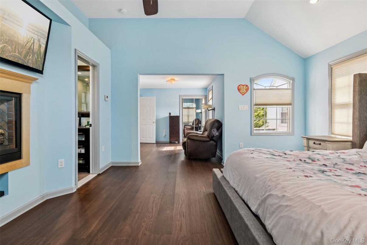 Bedroom, Fireplace, Interior, Recessed Lighting, Wood Texture Flooring