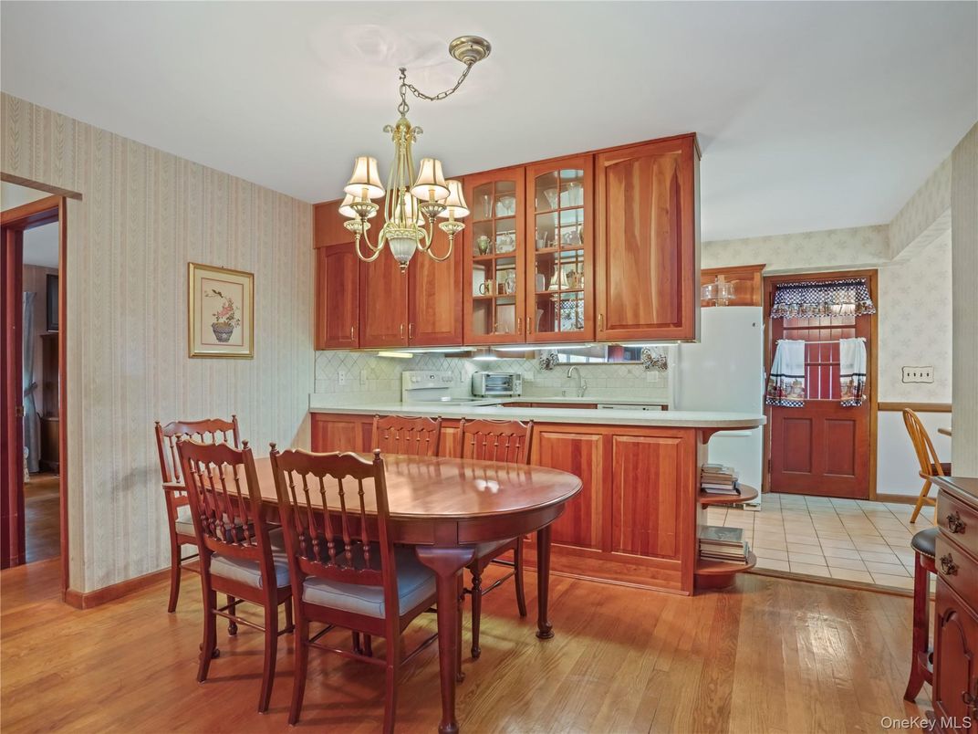 Chandelier, Dining room, Interior, Kitchen, Wood Texture Flooring
