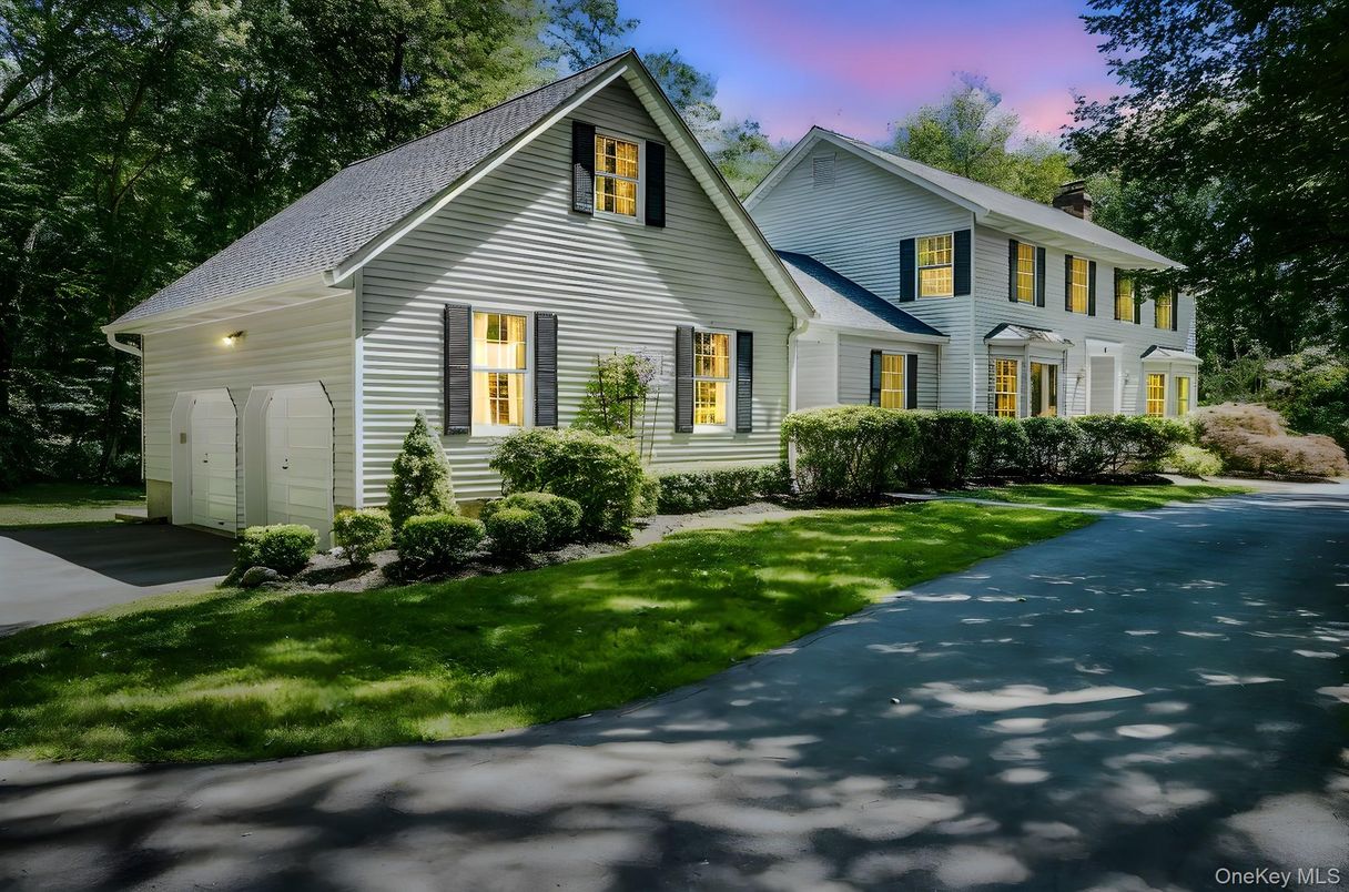 Attached, Exterior, Facade, Farmhouse