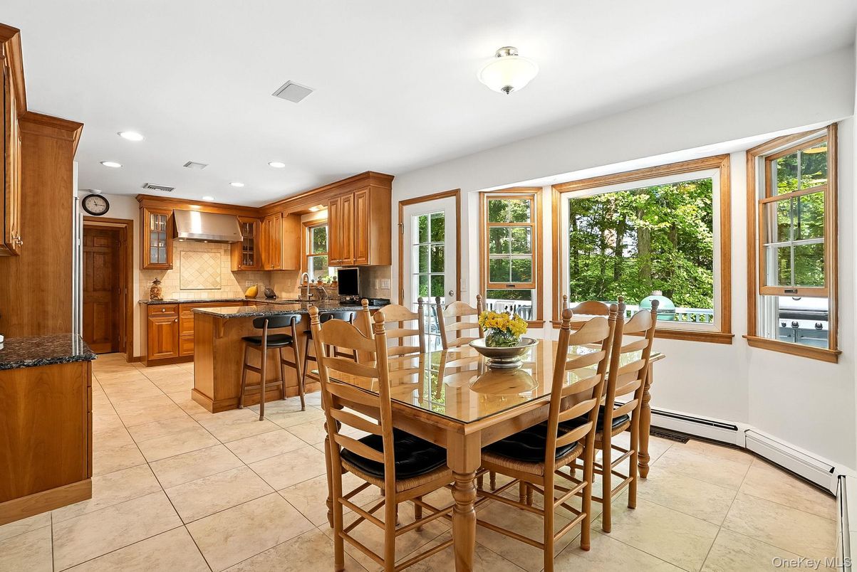 Dining room, Interior, Kitchen, Recessed Lighting