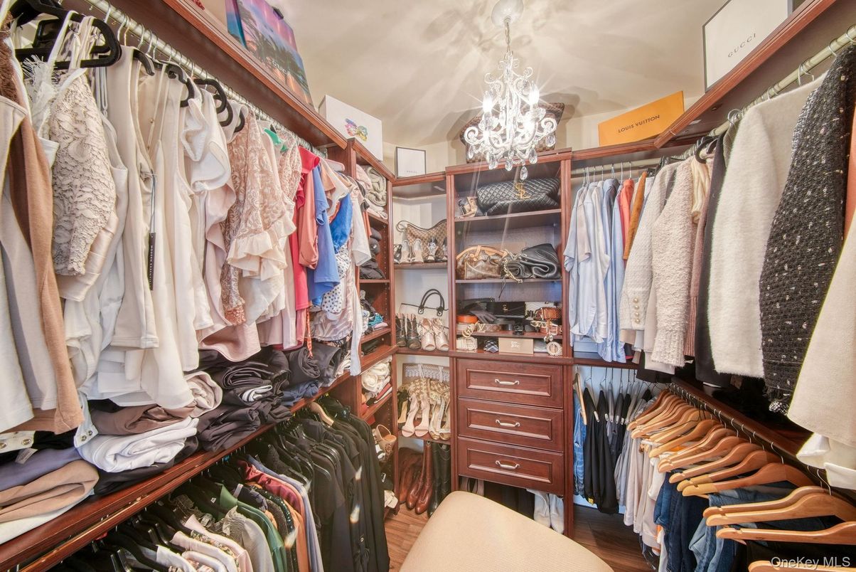 Chandelier, Interior, Walk-in Closets
