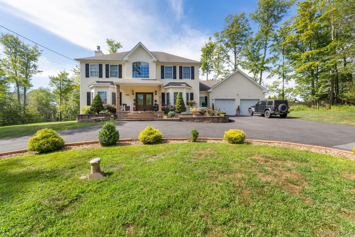Attached, Backyard, Exterior, Facade, Georgian