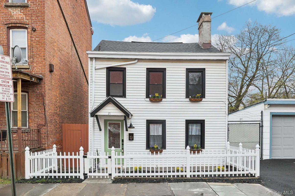 Detached Garage, Exterior, Facade, Brick Facade, Georgian