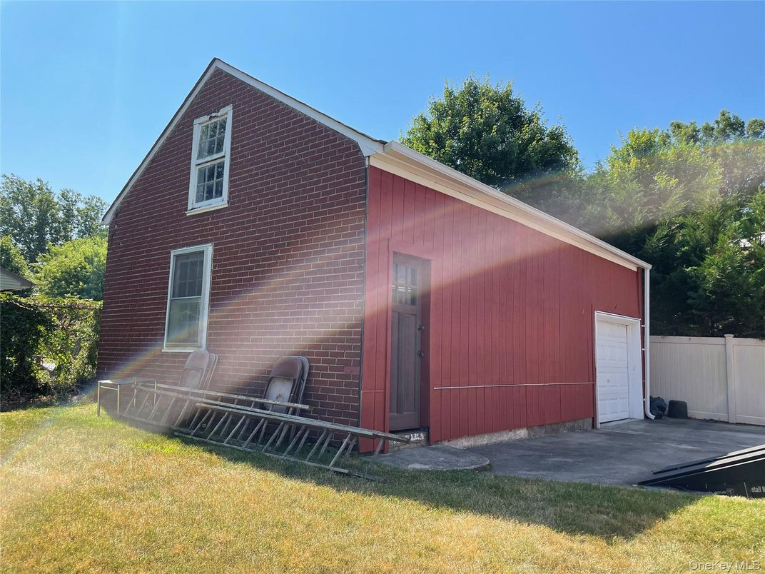 Detached Garage, Exterior