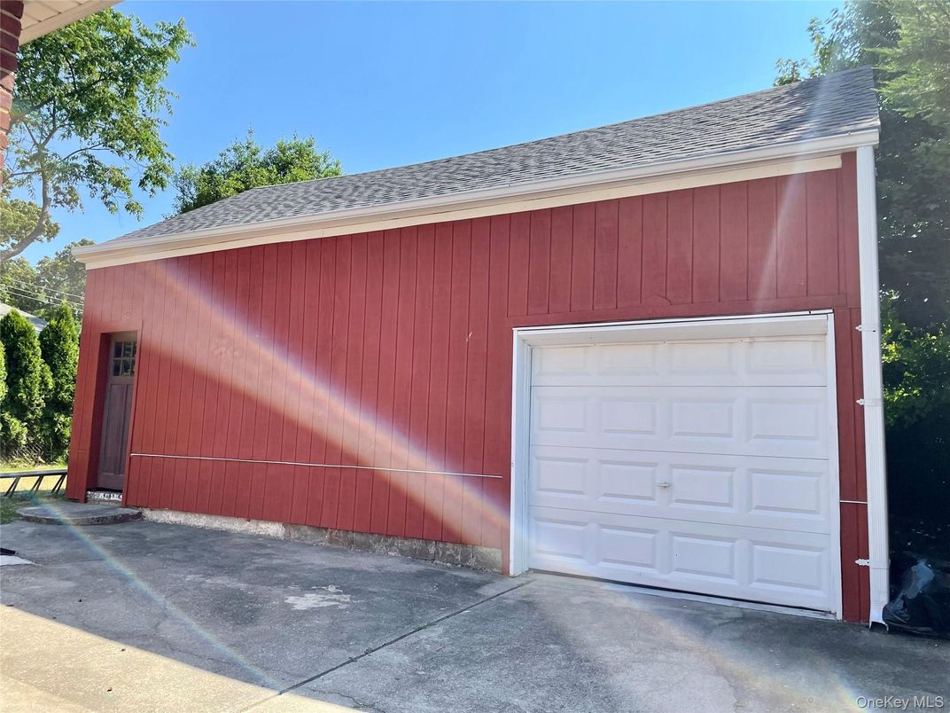 Detached Garage, Exterior