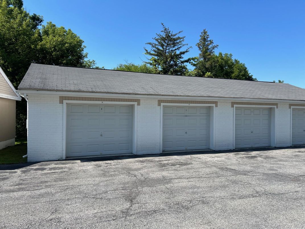 Detached Garage, Exterior
