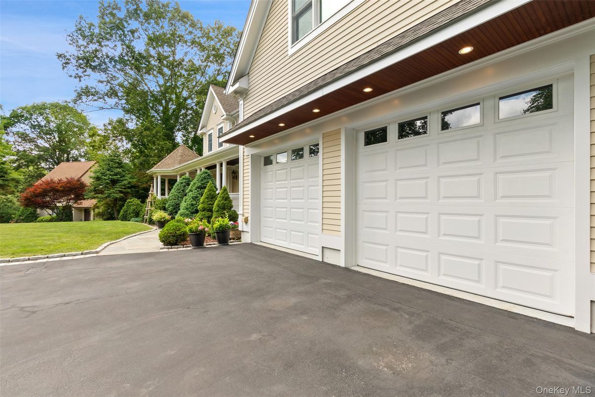Detached Garage, Exterior