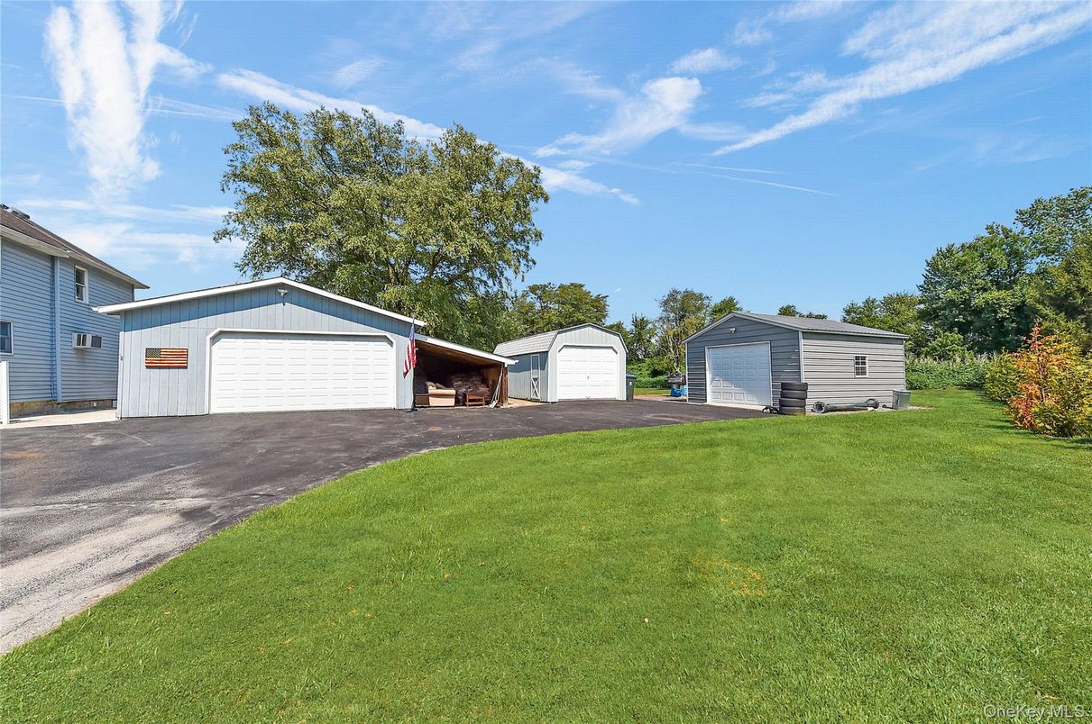 Backyard, Detached Garage, Exterior