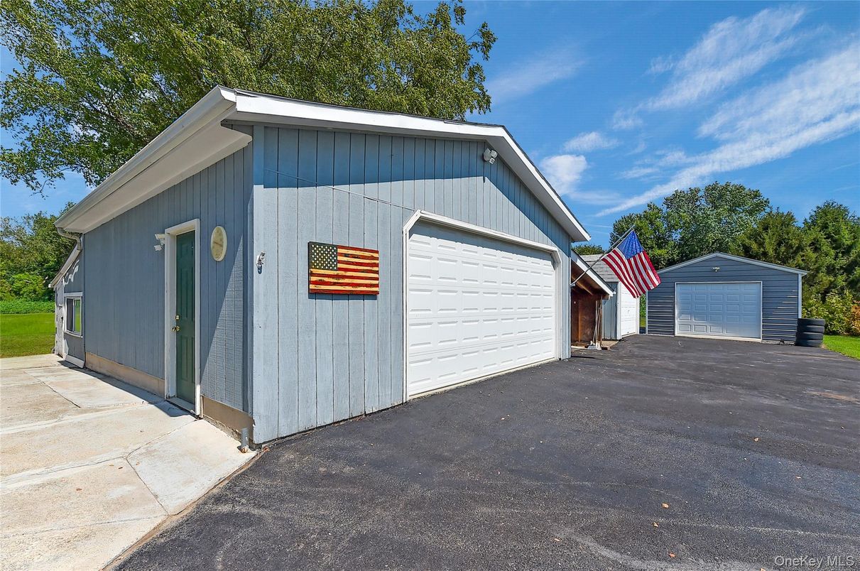 Detached Garage, Exterior