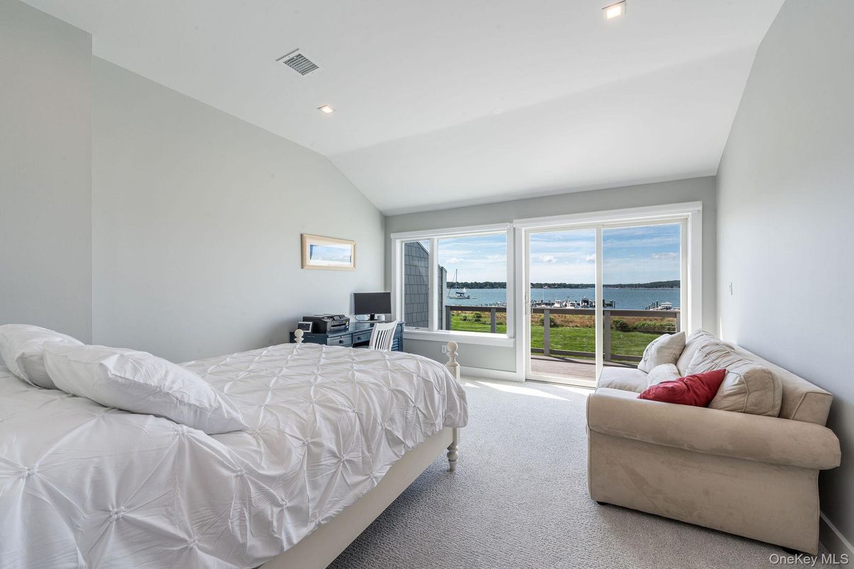 Bedroom, Home Office, Interior, Recessed Lighting, Water