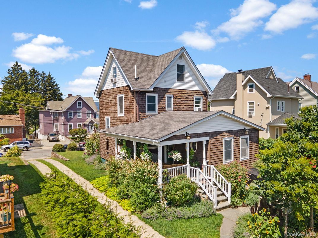 Exterior, Facade, Brick Facade, Queen Anne Victorian