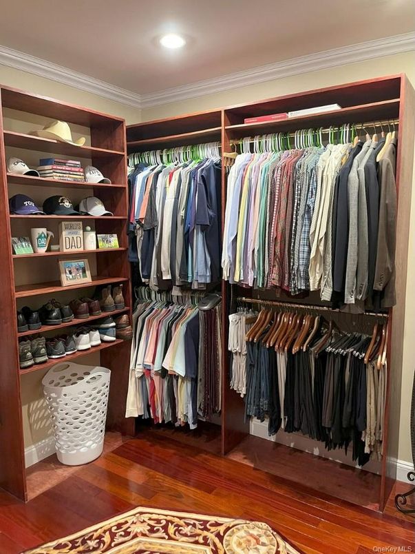 Interior, Recessed Lighting, Walk-in Closets, Wood Texture Flooring