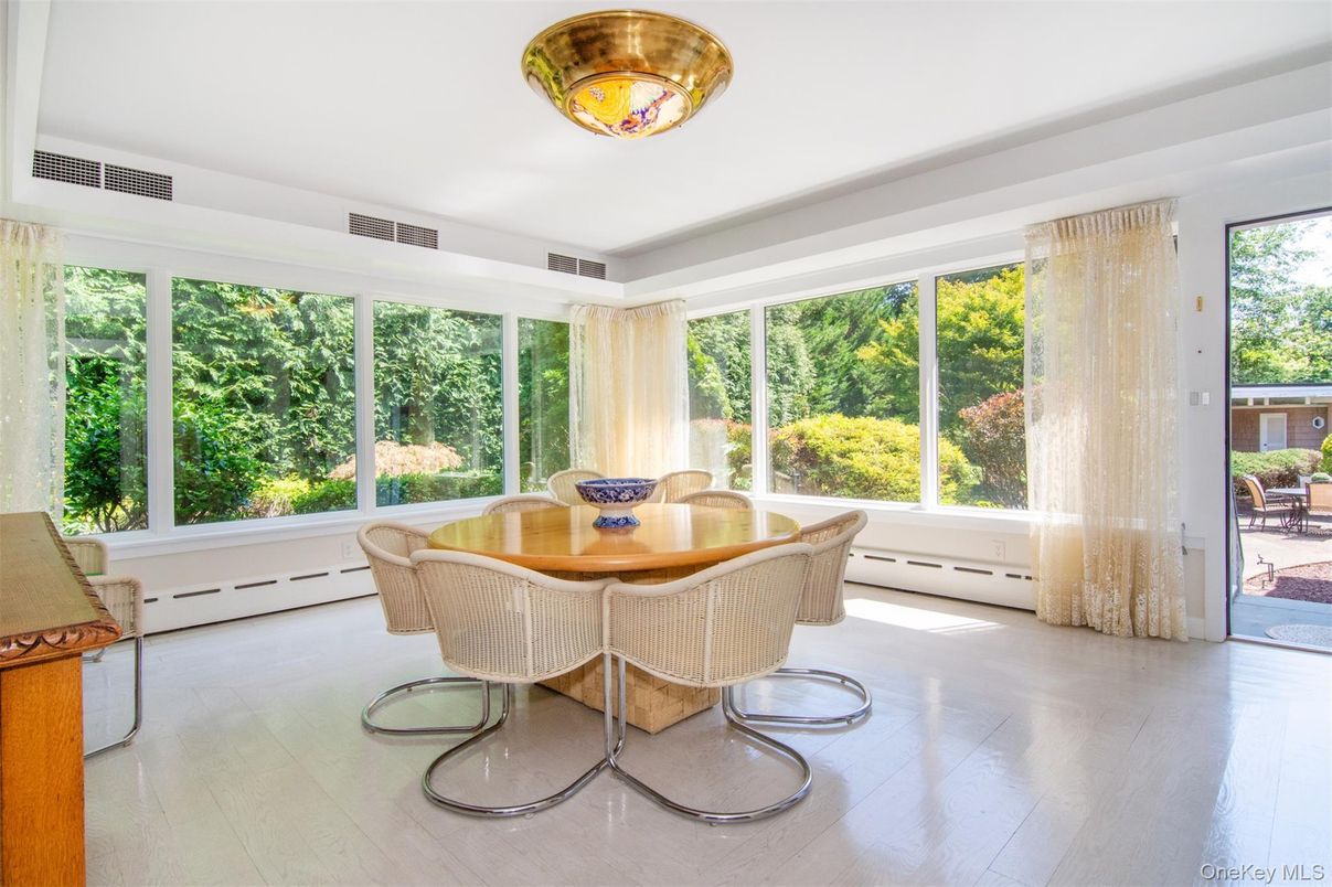 Dining room, Interior, Sun Room, Wood Texture Flooring