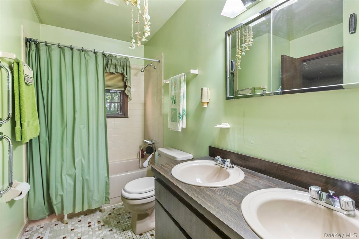Bathroom, Interior, Pendant Lights
