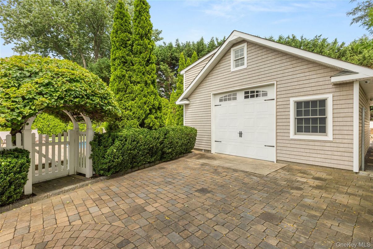 Detached Garage, Exterior