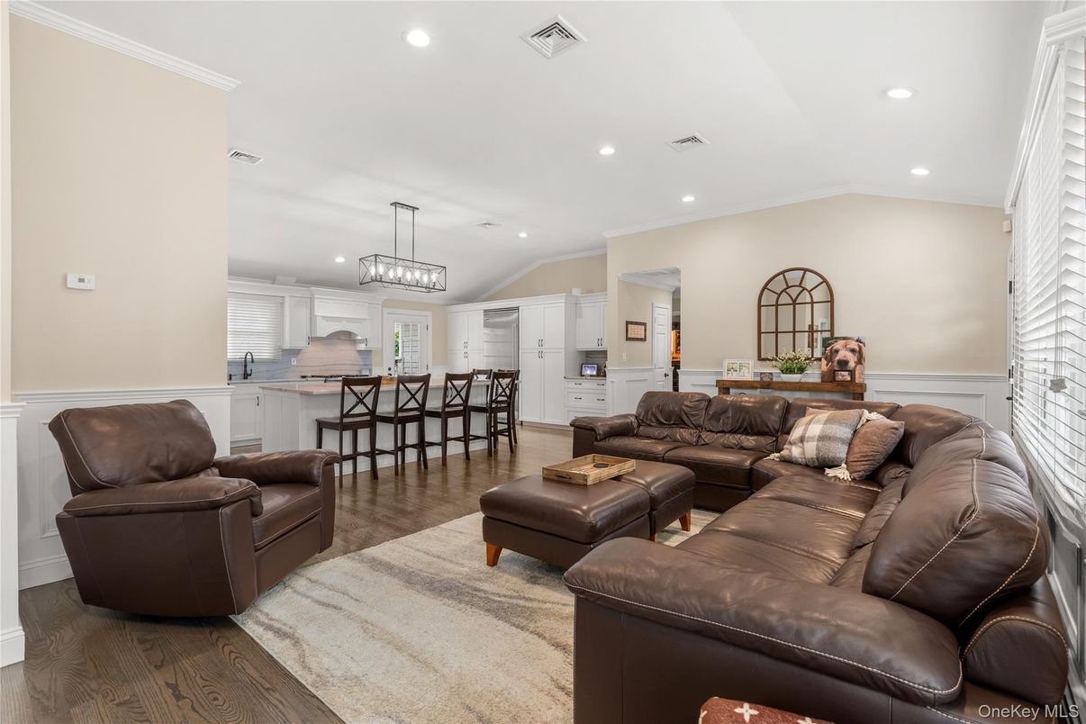Interior, Kitchen, Living room, Pendant Lights, Recessed Lighting, Wood Texture Flooring