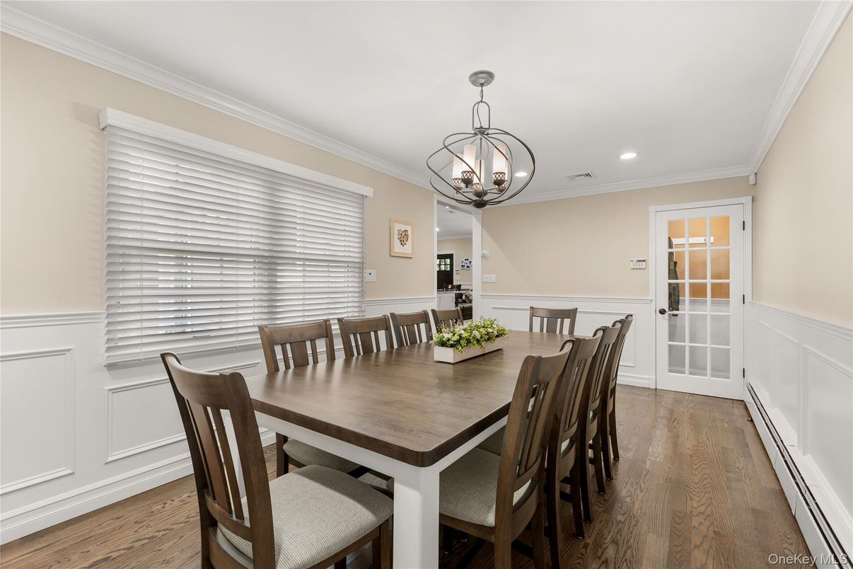 Chandelier, Dining room, Interior, Recessed Lighting, Wood Texture Flooring