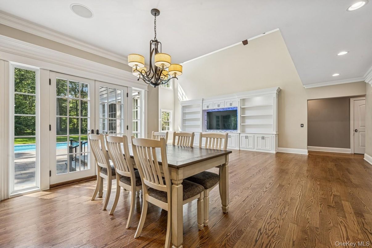 Chandelier, Dining room, Interior, Recessed Lighting, Wood Texture Flooring