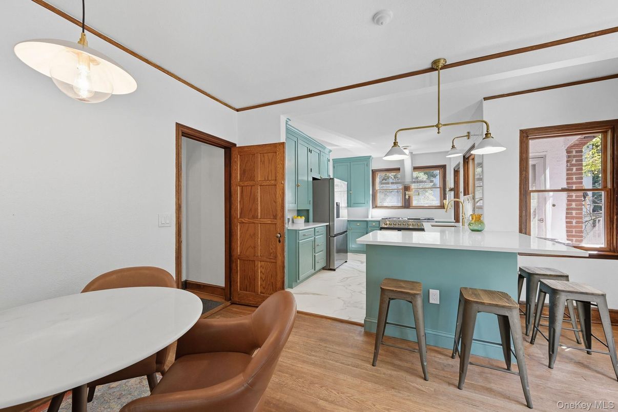 Dining room, Interior, Kitchen, Pendant Lights, Wood Texture Flooring